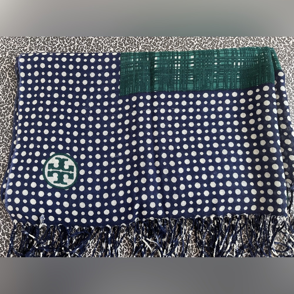 🧣 Tory Burch Long Rectangular Scarf - Picture 1 of 8